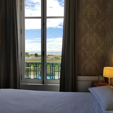Domaine De La Gressière Hotel